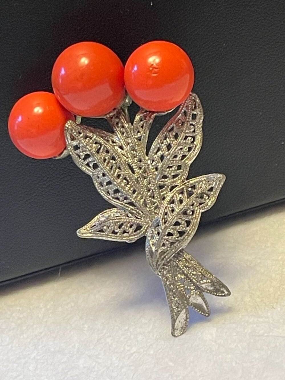 Vtg Pot Metal Floral Brooch With Coral Color Beads In Filigree Bouquet Design